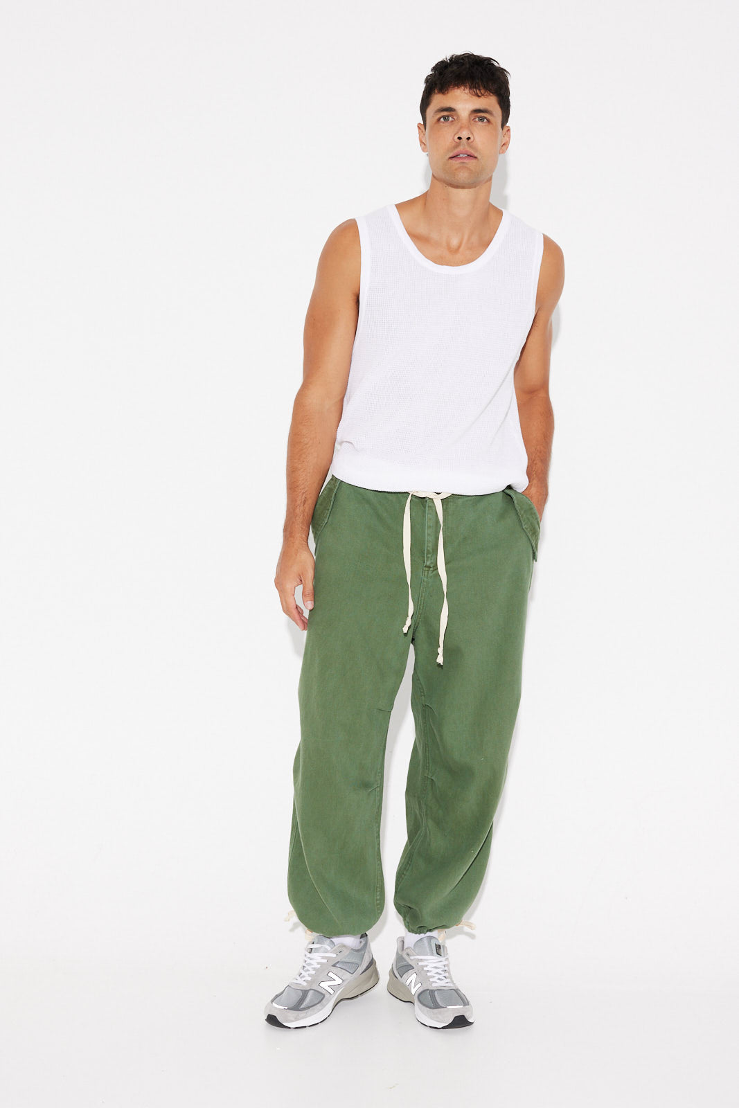 Neil Loose Fit Drawstring Pant Army - SALE